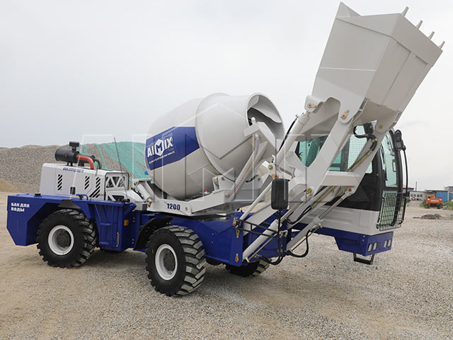 China Self Loading Concrete Mixer For Sale